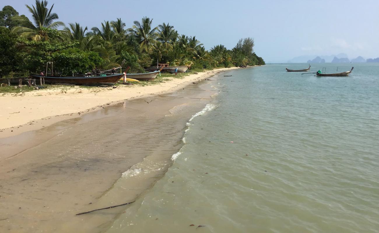 Koh Yao Yai Beach'in fotoğrafı parlak ince kum yüzey ile