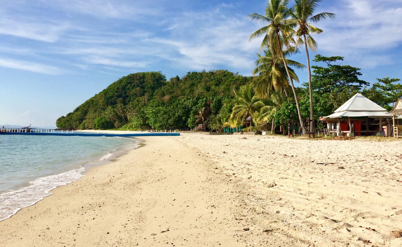 Loh Jak Beach'in fotoğrafı beyaz kum yüzey ile