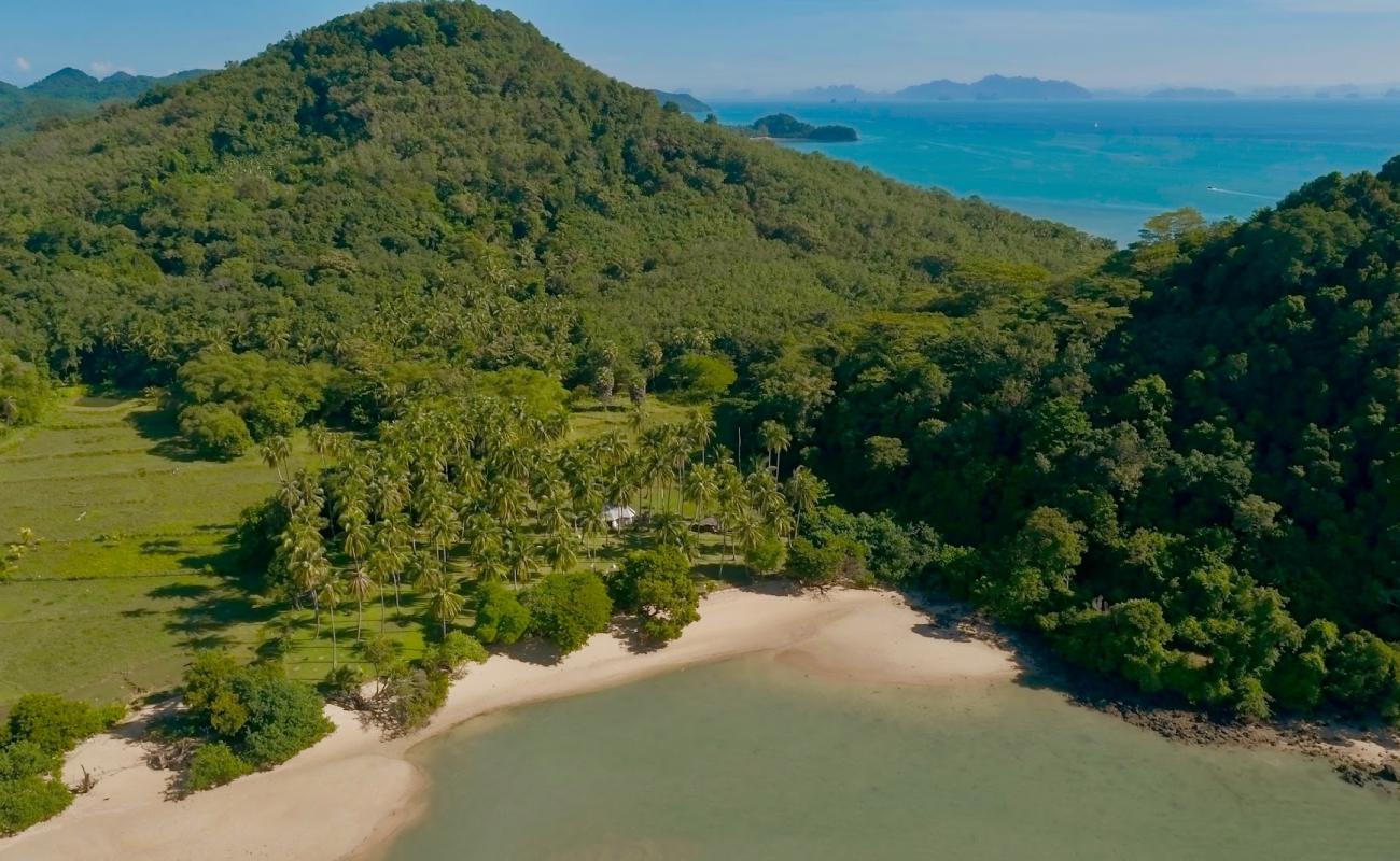 Ko Yao Noi Beach'in fotoğrafı parlak kum yüzey ile