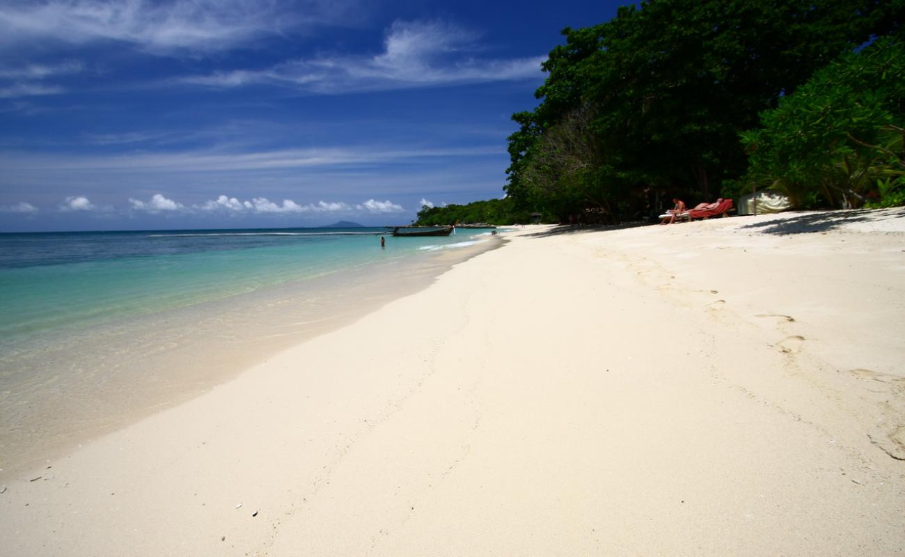 Ko Bon Beach'in fotoğrafı i̇nce bej kum yüzey ile