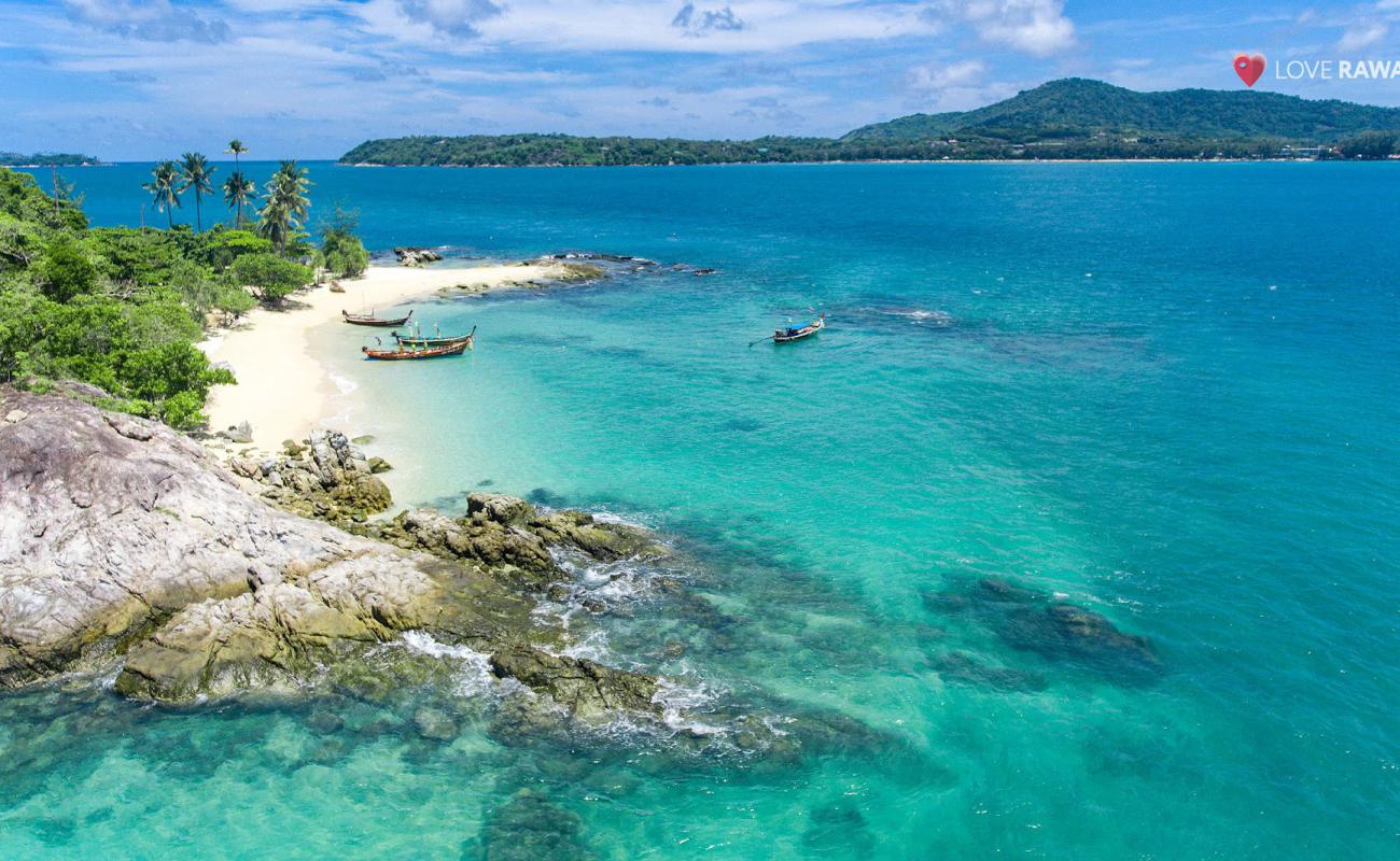 Bon Island Beach'in fotoğrafı i̇nce bej kum yüzey ile