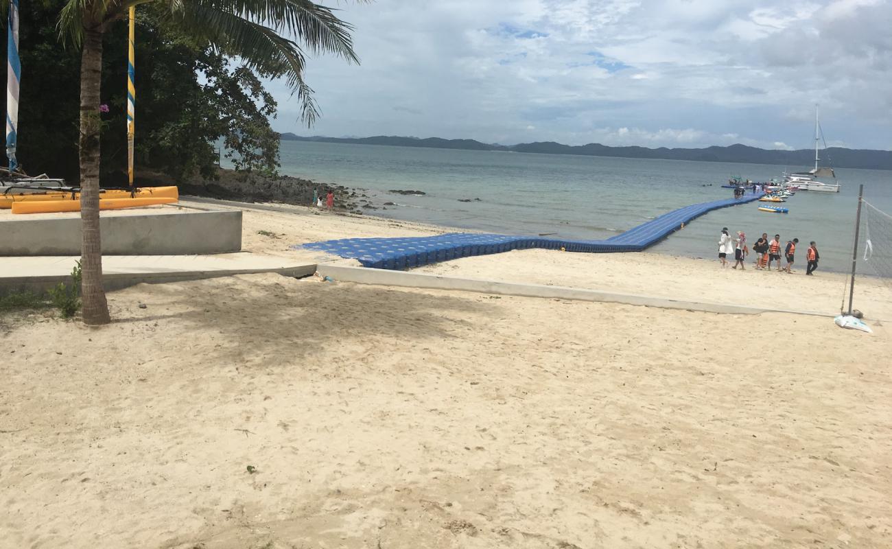 Cadmus Beach'in fotoğrafı parlak kum yüzey ile