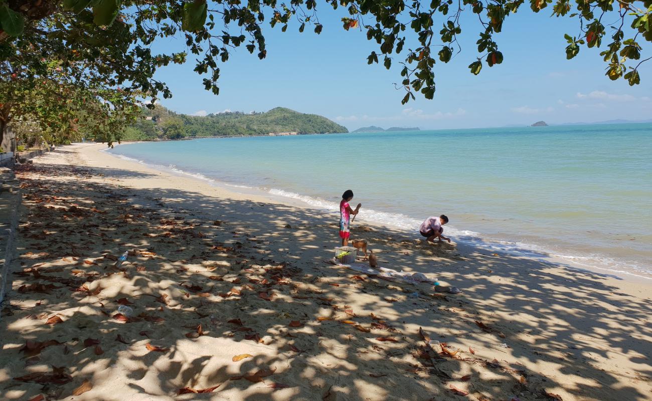 Koh Sirey Beach'in fotoğrafı açık bej kum yüzey ile