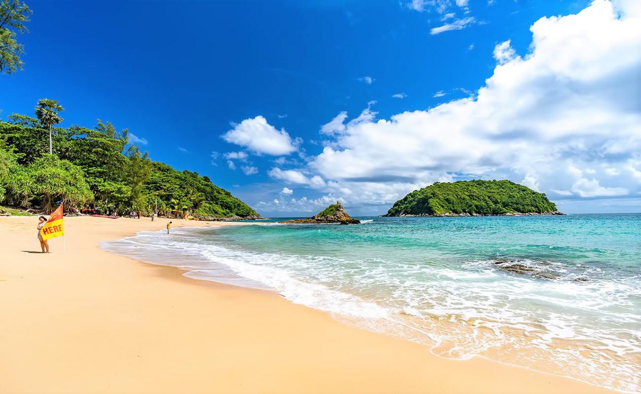 Yanui Beach'in fotoğrafı parlak ince kum yüzey ile