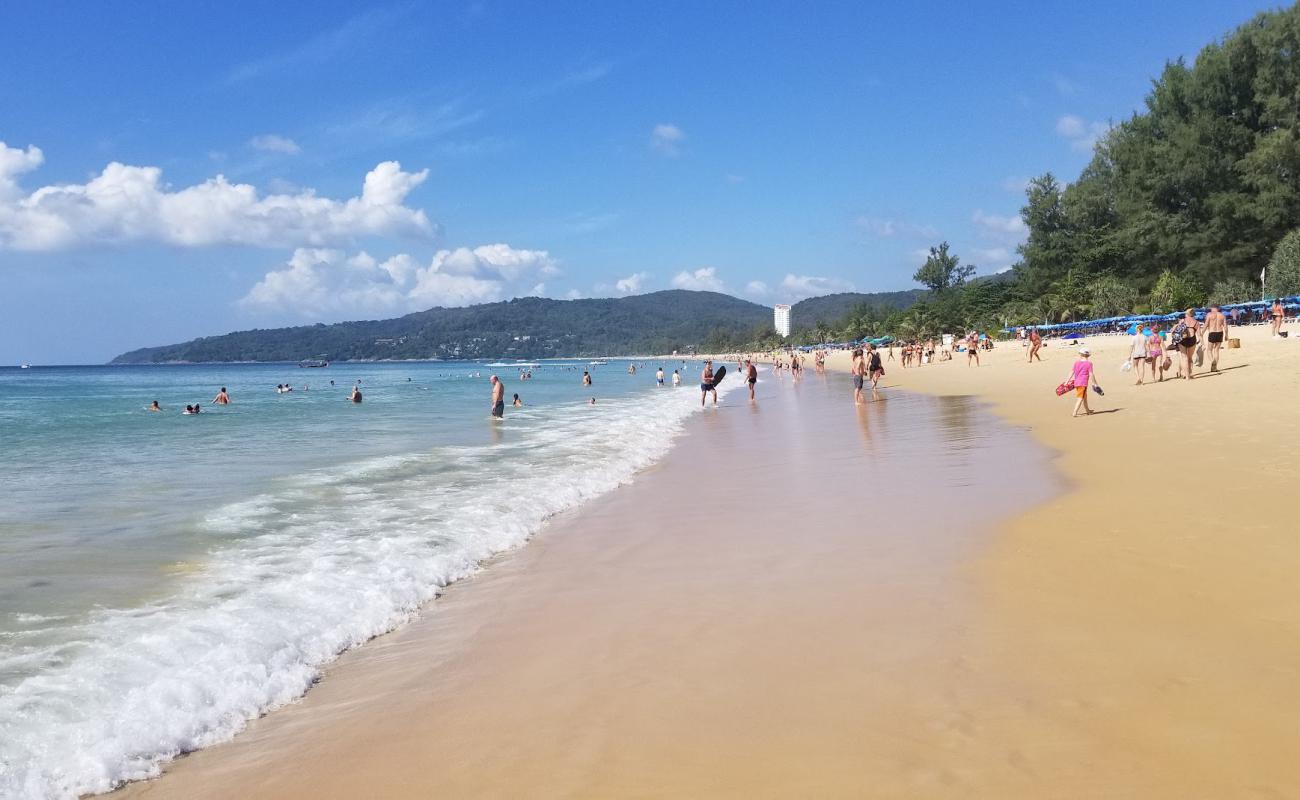 Karon Plajı'in fotoğrafı i̇nce bej kum yüzey ile