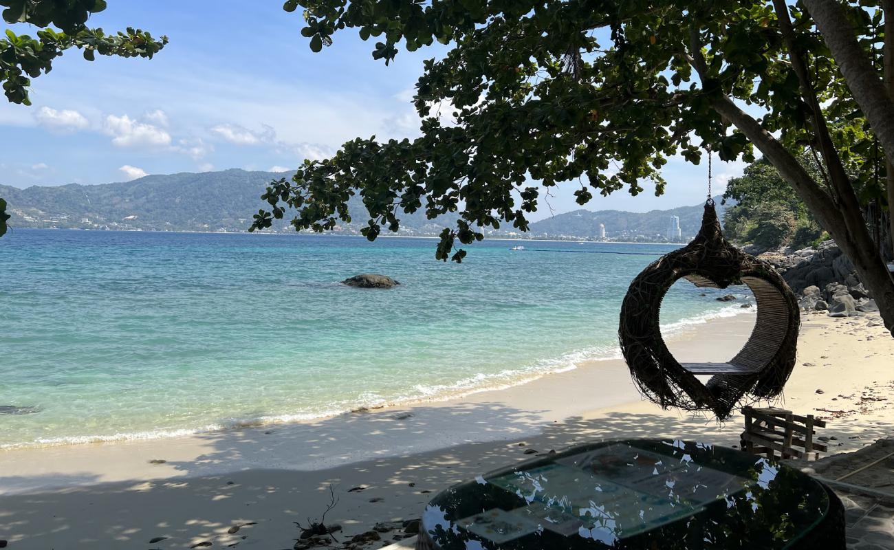 Mee Sook Beach'in fotoğrafı parlak kum yüzey ile