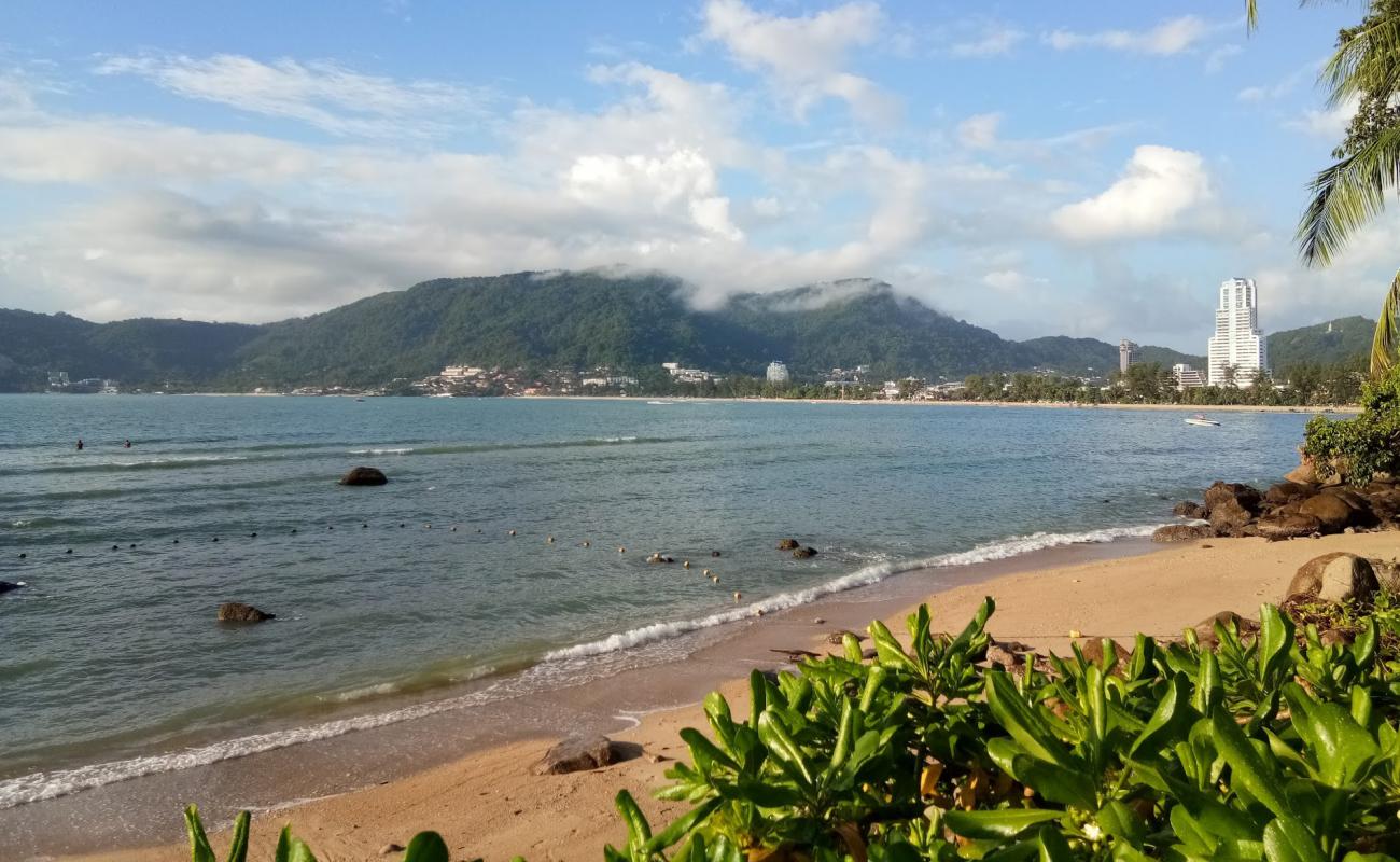 Amari Phuket Beach'in fotoğrafı parlak kum yüzey ile