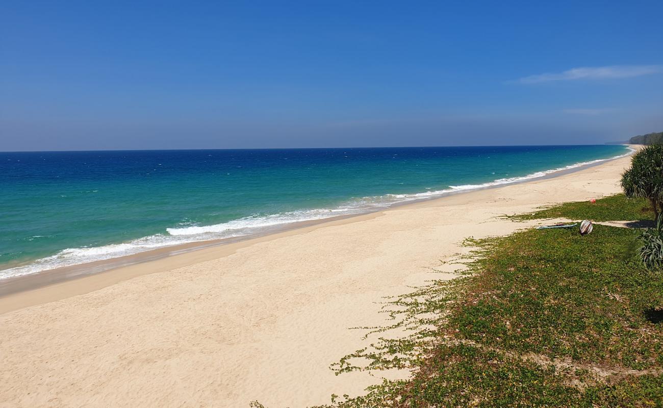 Bor Dan Beach'in fotoğrafı i̇nce bej kum yüzey ile