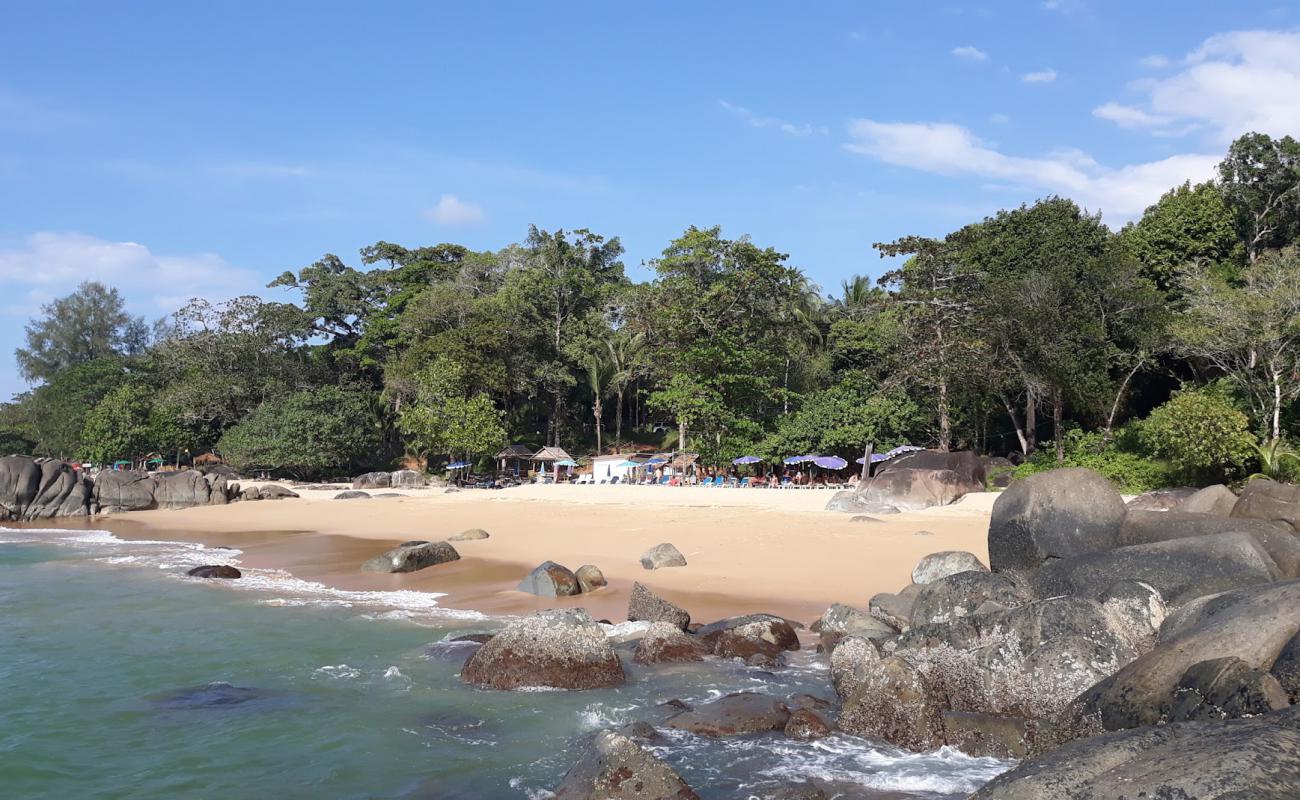 Poseidon beach'in fotoğrafı parlak ince kum yüzey ile