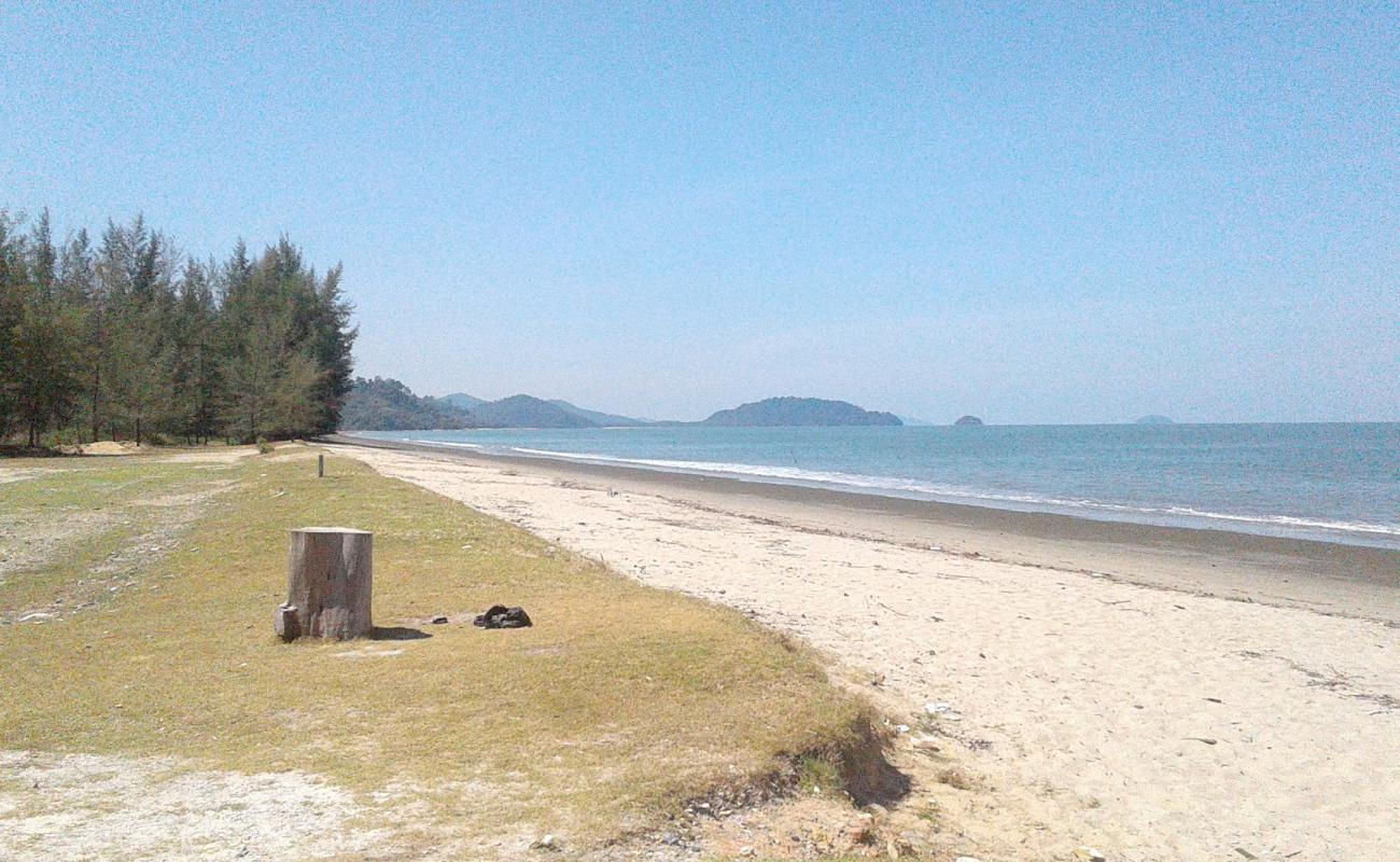 Talae Nok Beach'in fotoğrafı açık bej kum yüzey ile