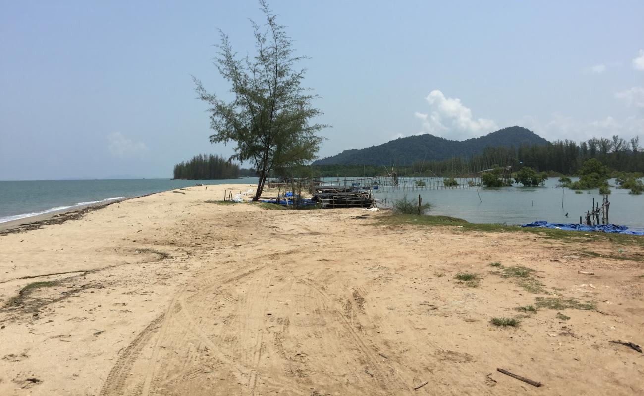 Mani Nakha Beach'in fotoğrafı açık bej kum yüzey ile