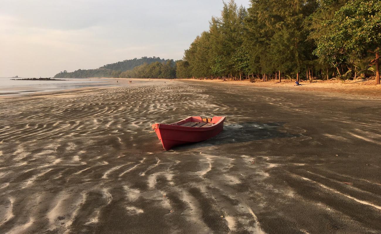 Chang Tong Beach'in fotoğrafı açık bej kum yüzey ile