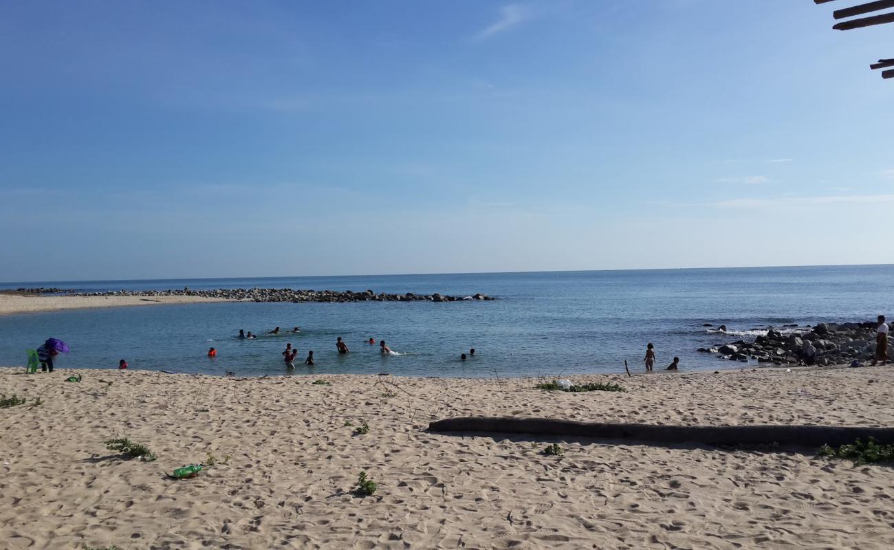 Samphimo Beach'in fotoğrafı açık bej kum yüzey ile