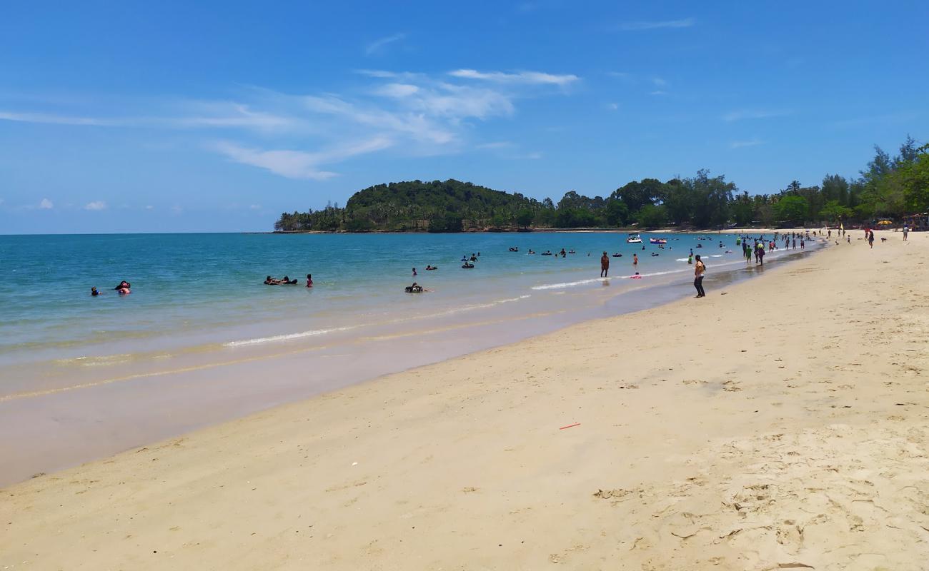 Sichon Beach'in fotoğrafı açık bej kum yüzey ile