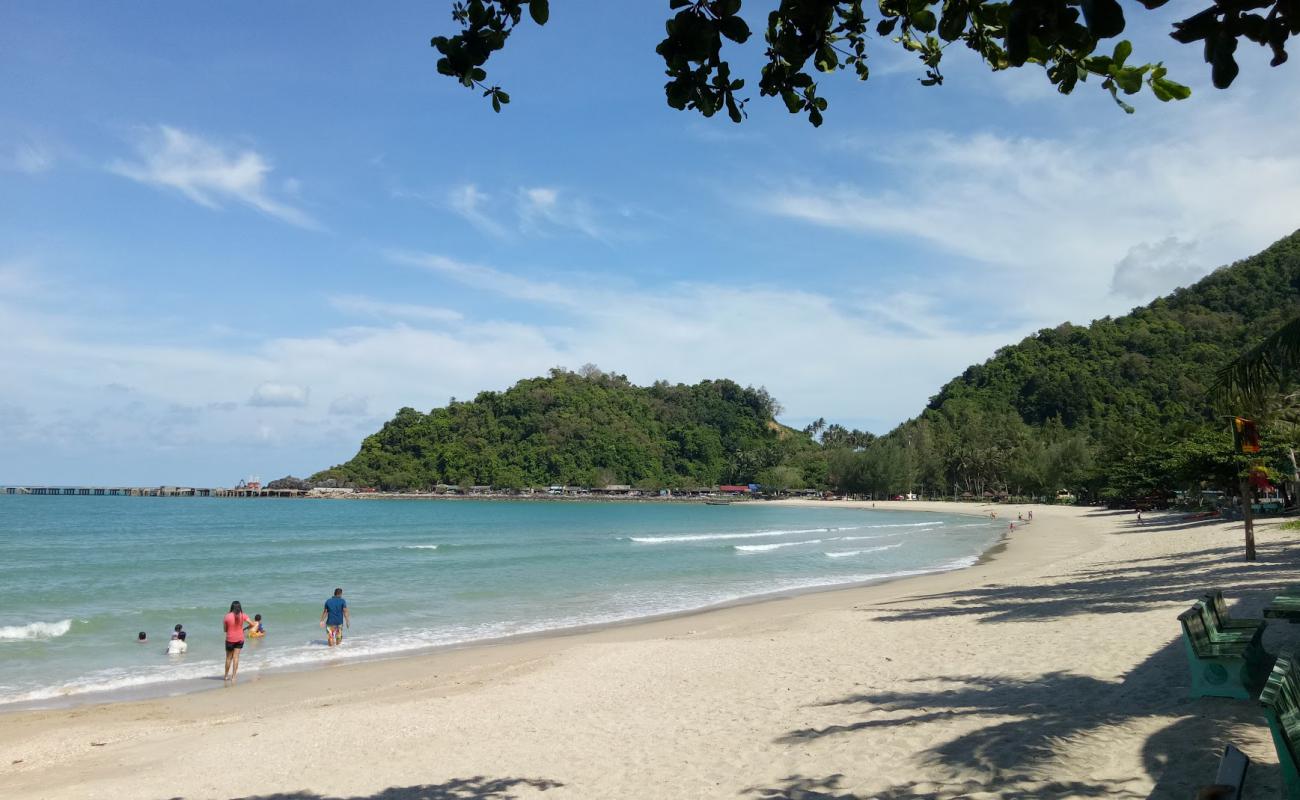 Ruangsri Resort Khanom'in fotoğrafı açık bej kum yüzey ile