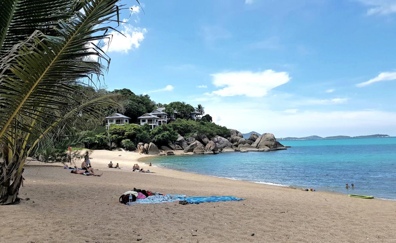 Coral Beach'in fotoğrafı parlak kum yüzey ile