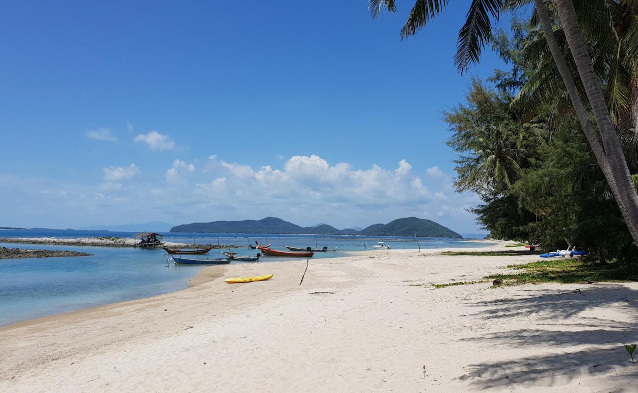 Samahita beach'in fotoğrafı parlak kum yüzey ile