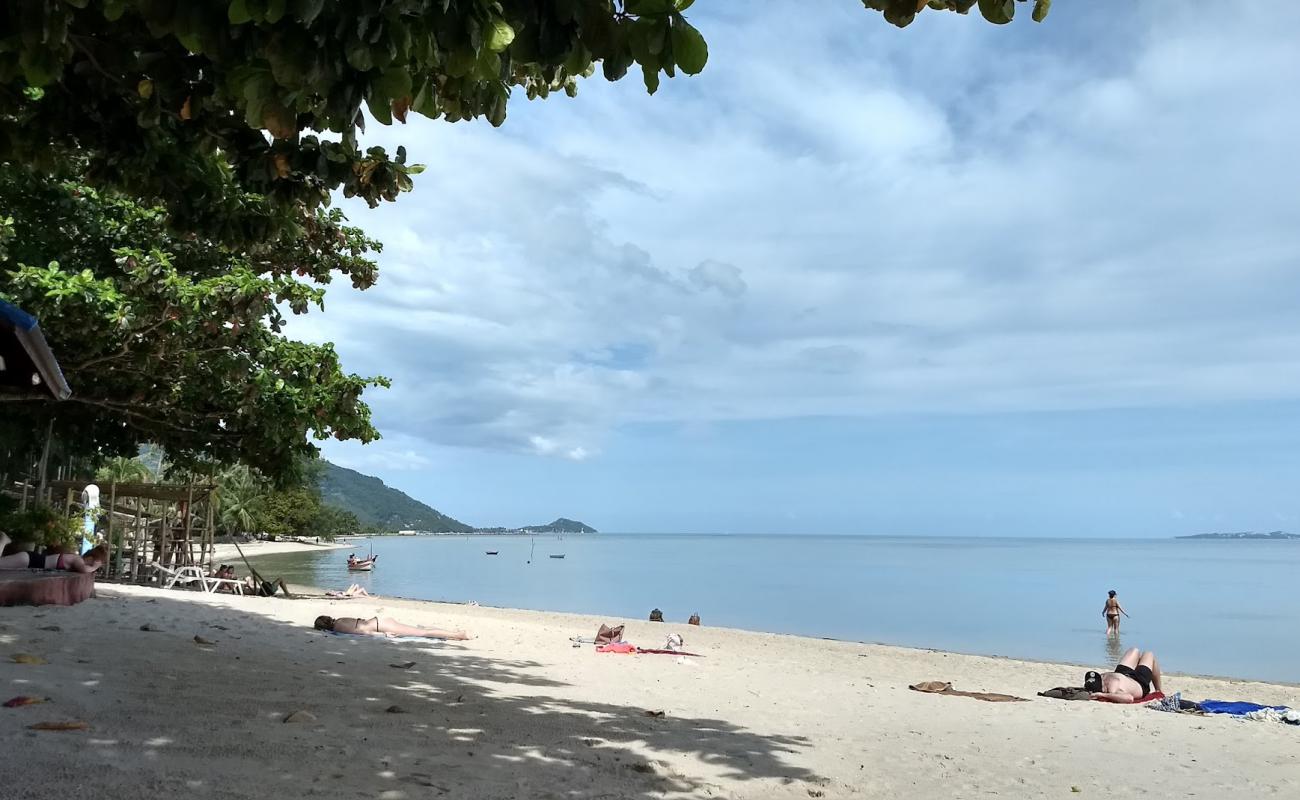 Haad Baan Tai beach'in fotoğrafı açık bej kum yüzey ile
