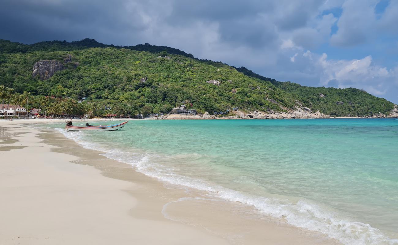 Salad Beach'in fotoğrafı beyaz kum yüzey ile