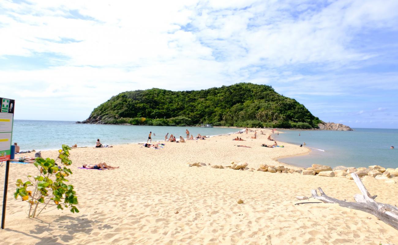 Mae Haad Beach'in fotoğrafı açık bej kum yüzey ile