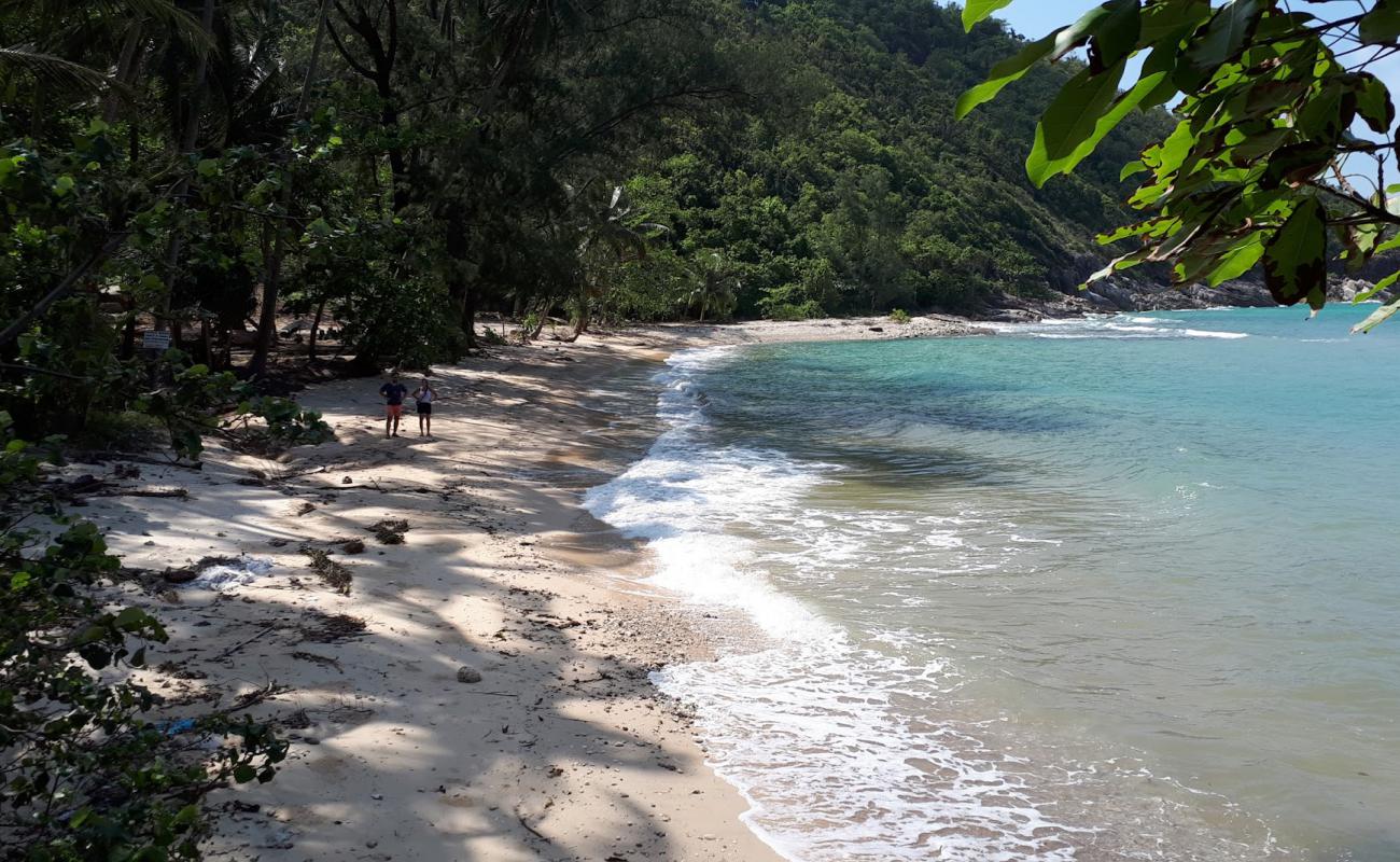 The Secret Beach'in fotoğrafı açık bej kum yüzey ile
