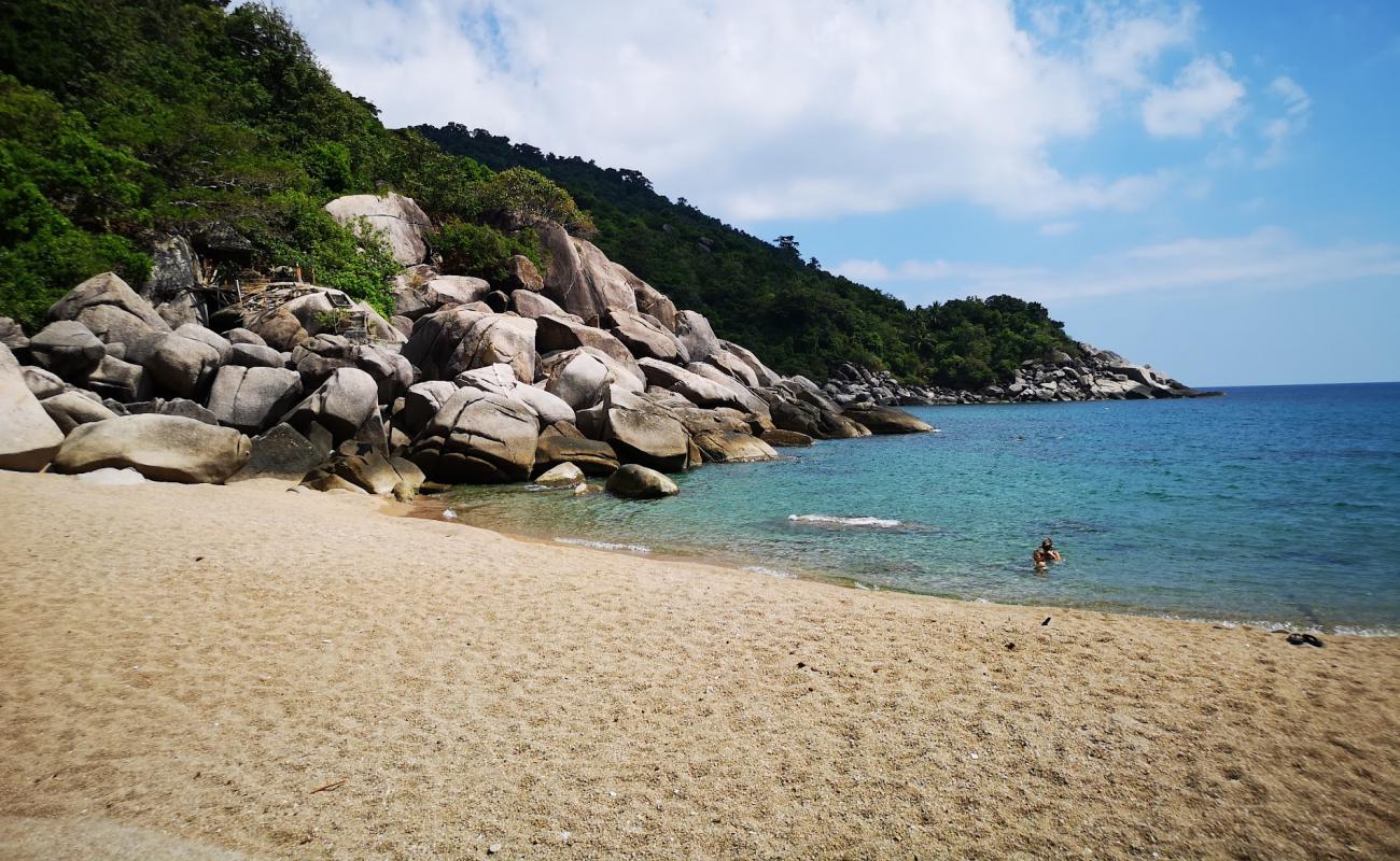 Ao Hin Wong Beach'in fotoğrafı açık bej kum yüzey ile