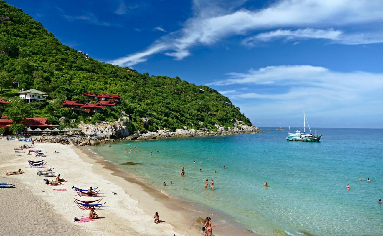 Ao Luek Beach'in fotoğrafı açık bej kum yüzey ile