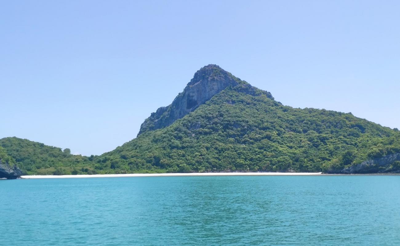 Koh Thong Thaeng Beach'in fotoğrafı parlak kum yüzey ile