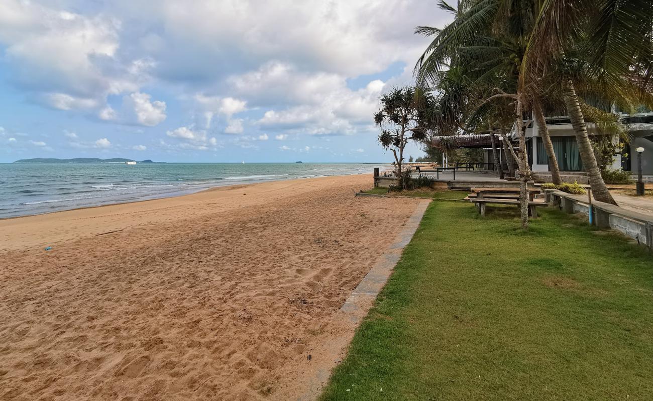 Hat Son Beach'in fotoğrafı parlak kum yüzey ile