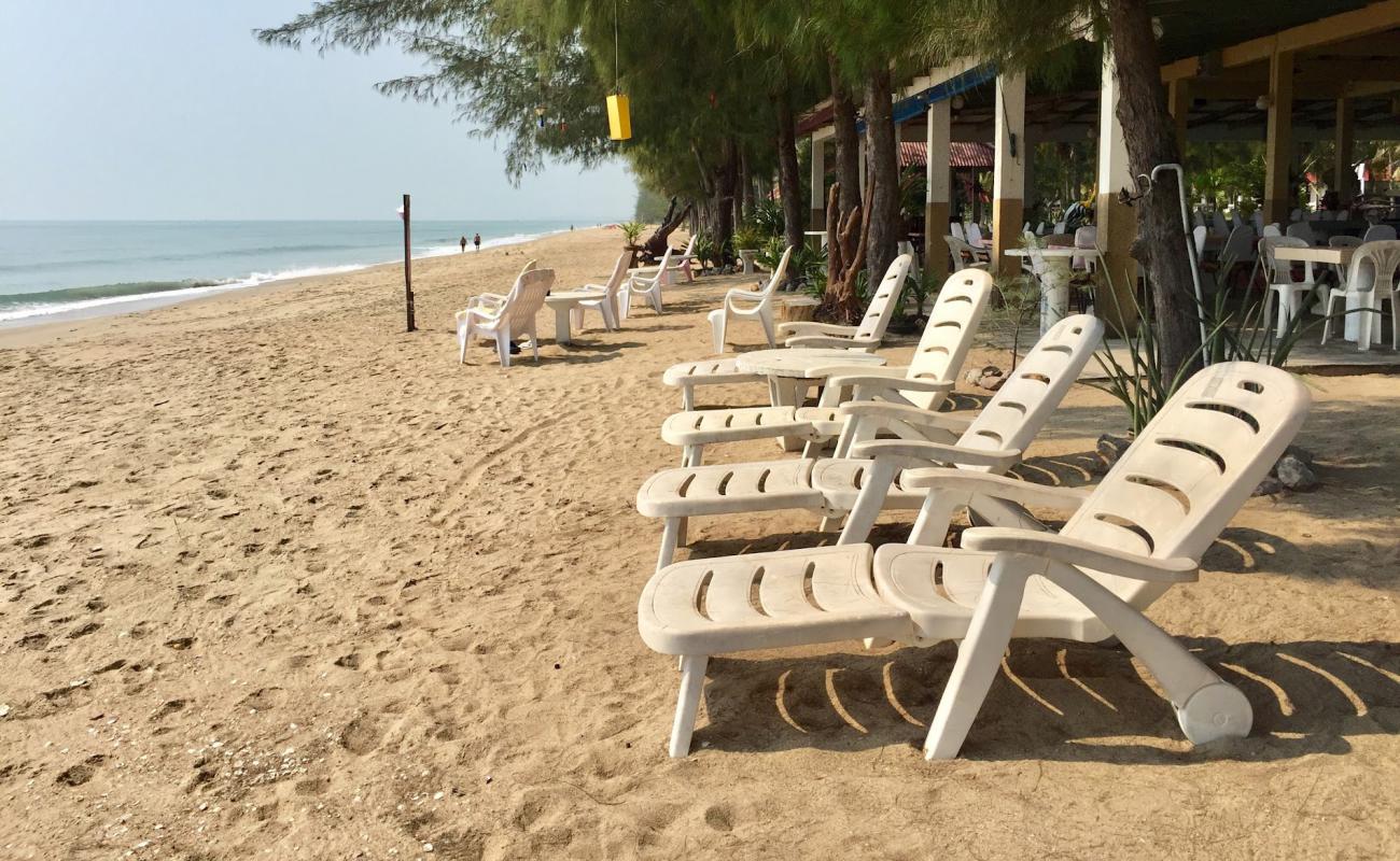 Saeng Arun Beach'in fotoğrafı parlak kum yüzey ile