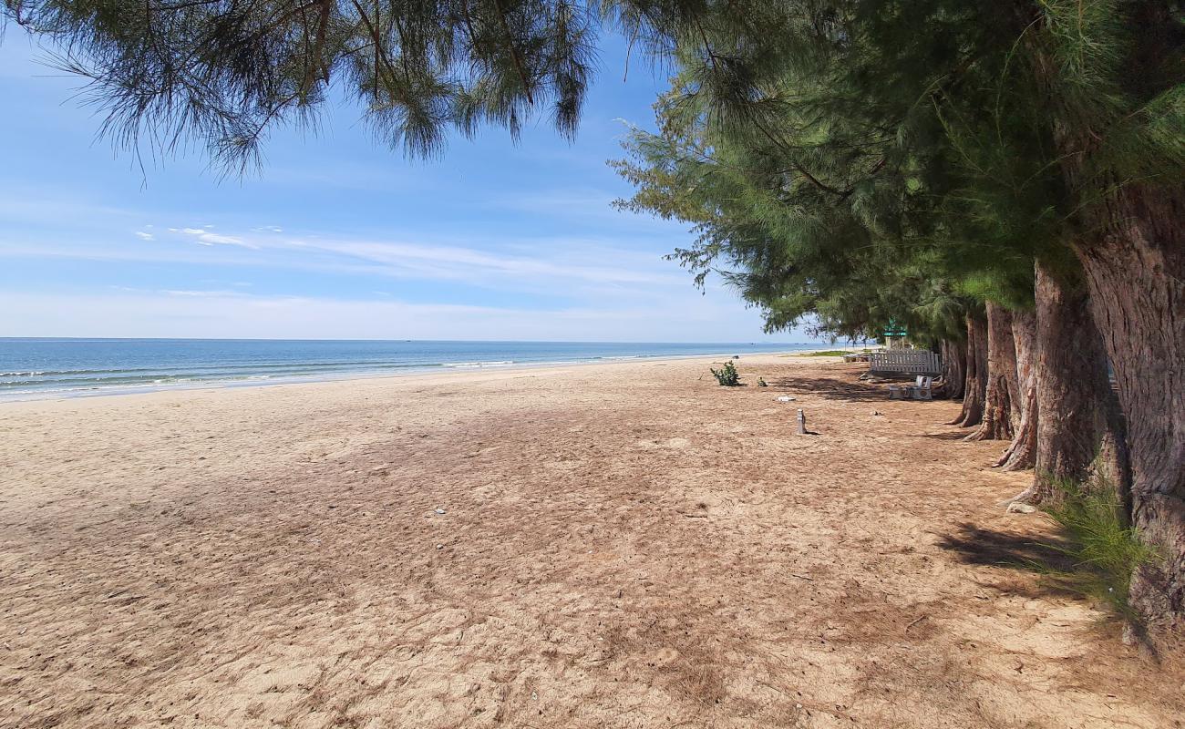 HuayYang Beach'in fotoğrafı açık bej kum yüzey ile