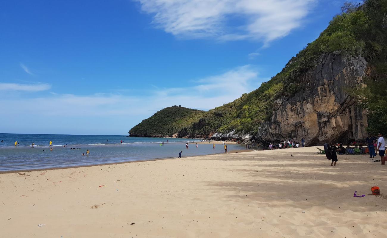 Khao Kalok Beach'in fotoğrafı açık bej kum yüzey ile