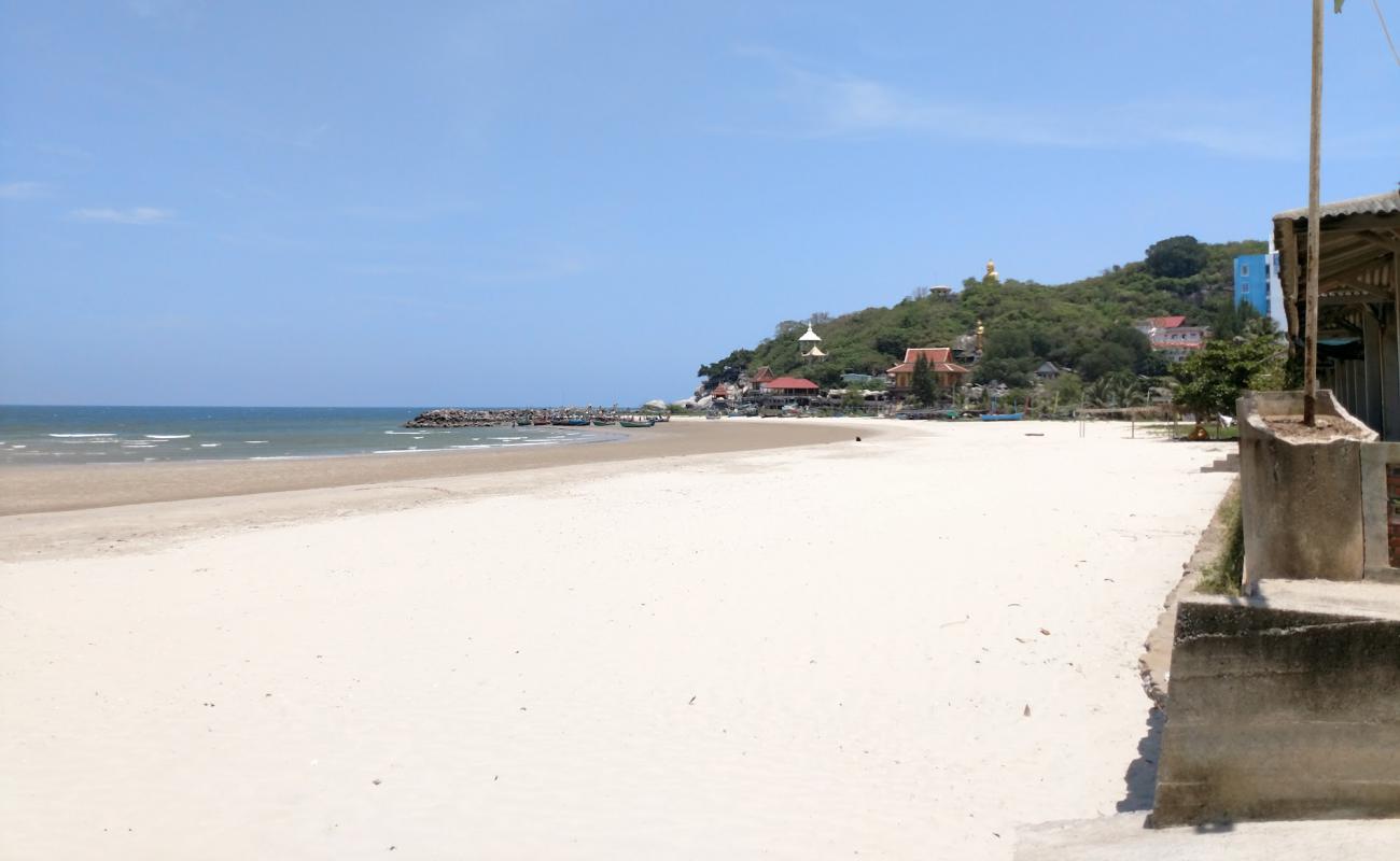 Khao Tao Beach'in fotoğrafı açık bej kum yüzey ile