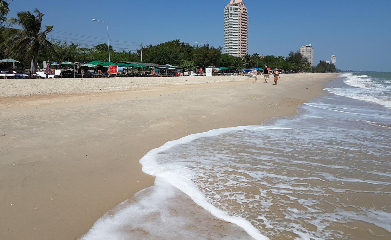 Regent Cha-Am Beach'in fotoğrafı parlak kum yüzey ile