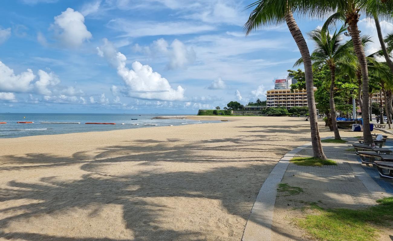 North Pattaya Beach'in fotoğrafı parlak kum yüzey ile