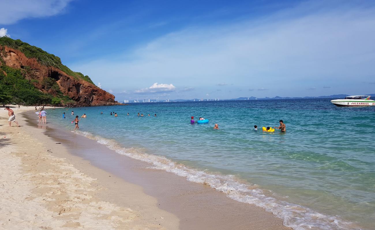 Monkey Beach'in fotoğrafı açık bej kum yüzey ile