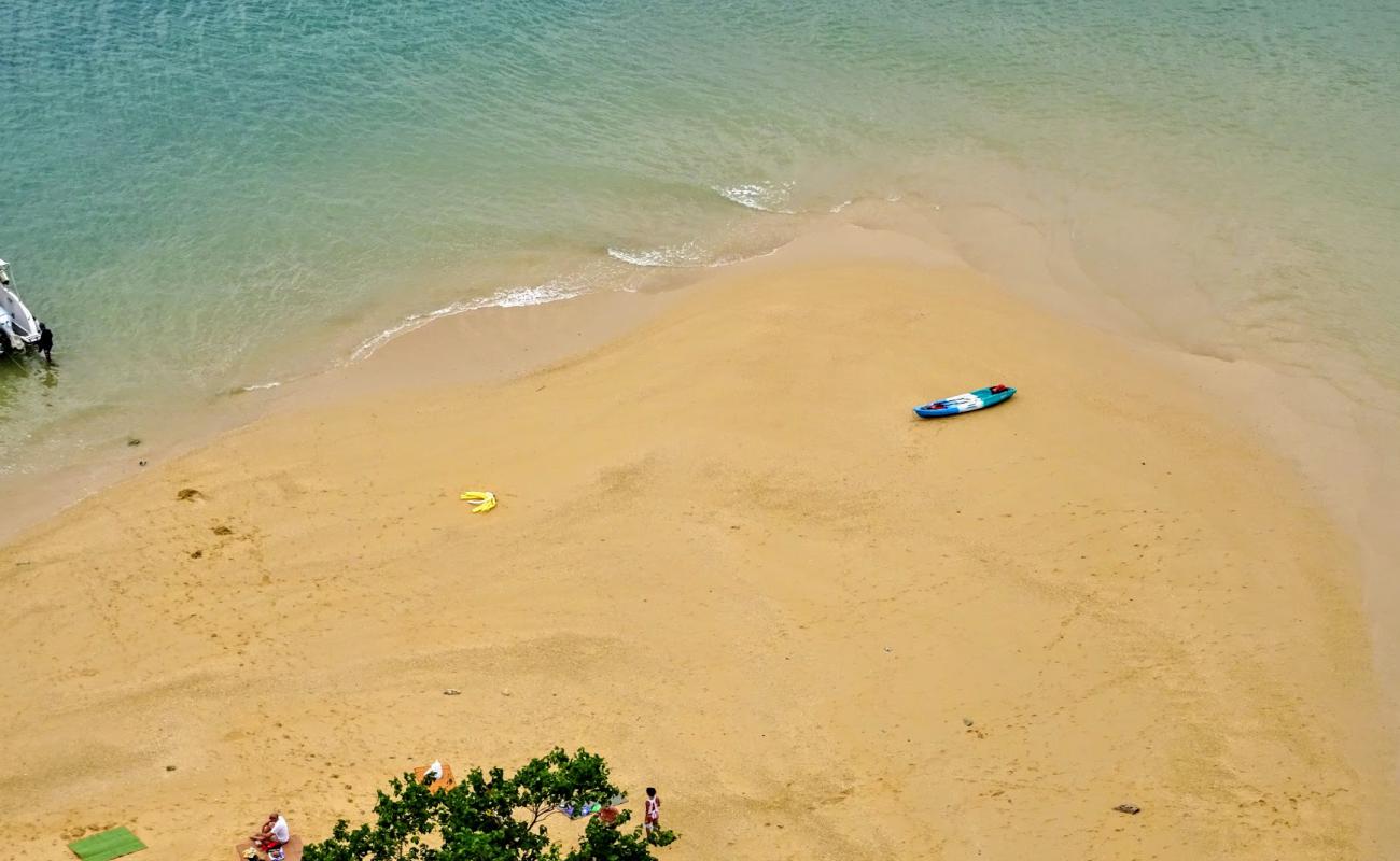 Ko Nok Beach'in fotoğrafı bej kum ve çakıl yüzey ile