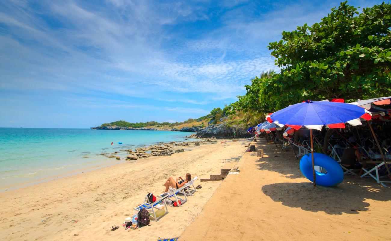 Tham Phang Beach'in fotoğrafı açık bej kum yüzey ile