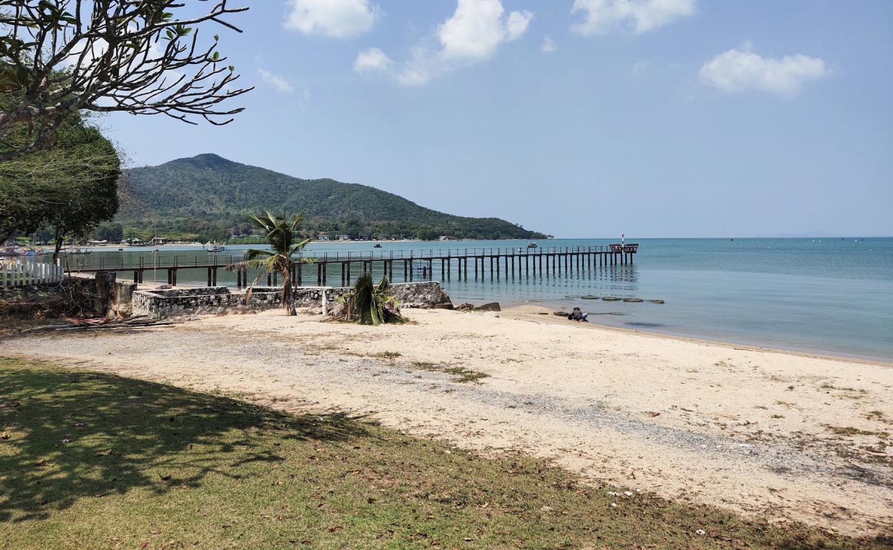 Hat Bang Sare Beach'in fotoğrafı bej kum ve çakıl yüzey ile