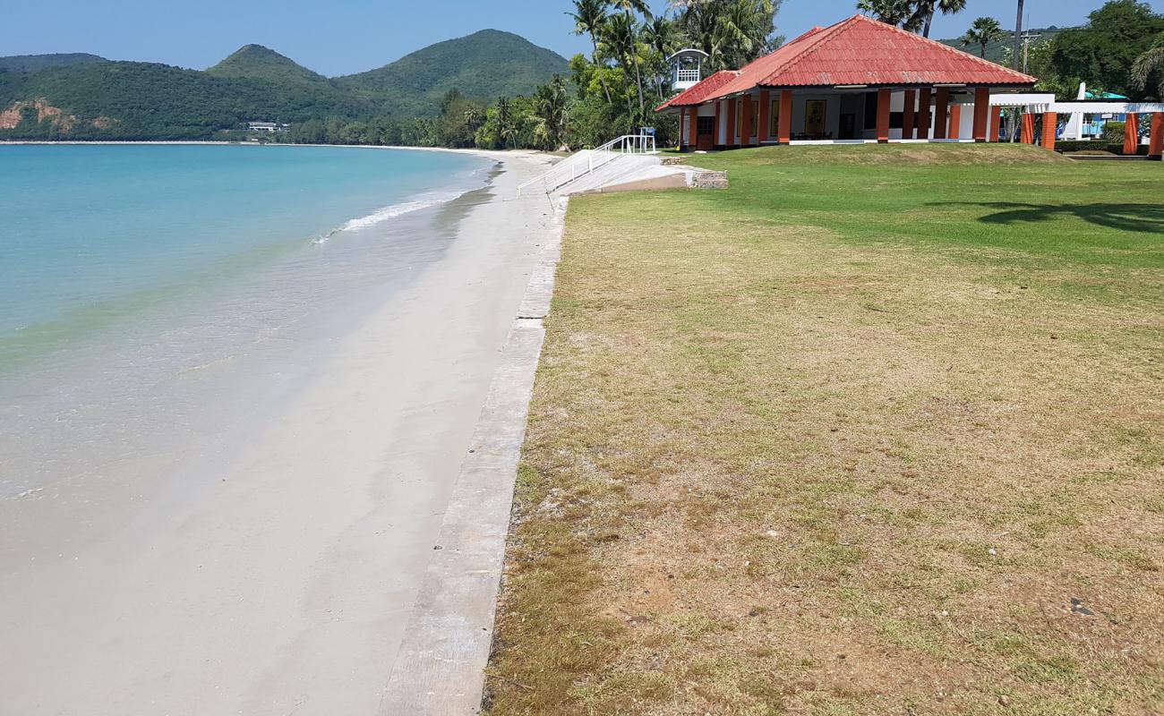 Toey Ngam Beach'in fotoğrafı parlak kum yüzey ile