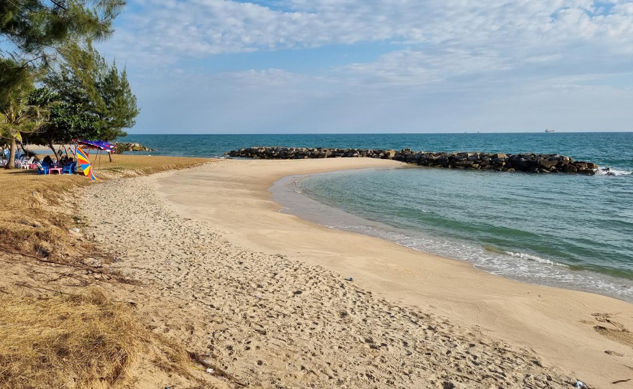 PMY Beach'in fotoğrafı parlak kum yüzey ile