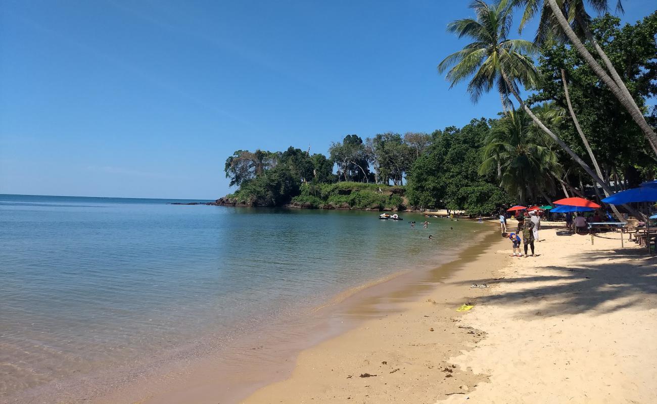 Ao Tan Khu Beach'in fotoğrafı parlak ince kum yüzey ile