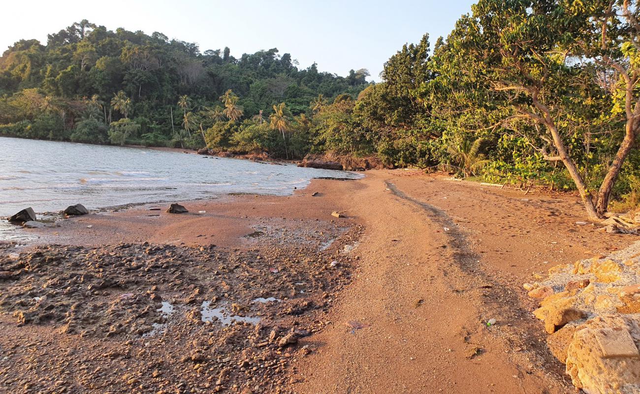 Natural house Beach'in fotoğrafı taşlı kum yüzey ile