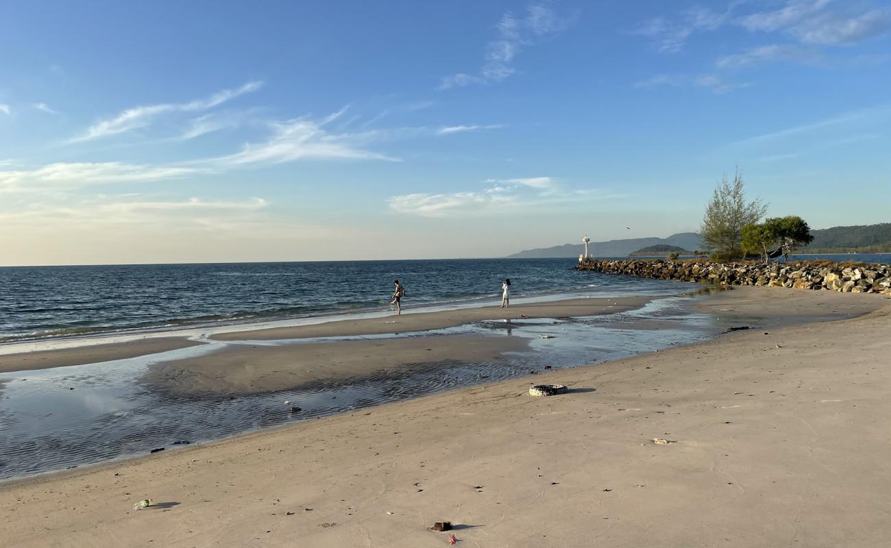 Mai Rut Beach'in fotoğrafı parlak kum yüzey ile