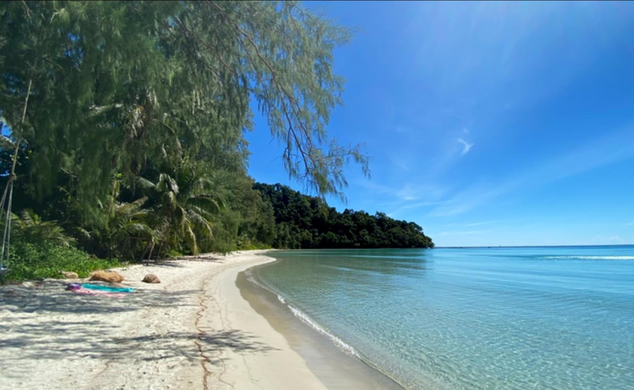 Ao Jark bay Beach'in fotoğrafı beyaz ince kum yüzey ile