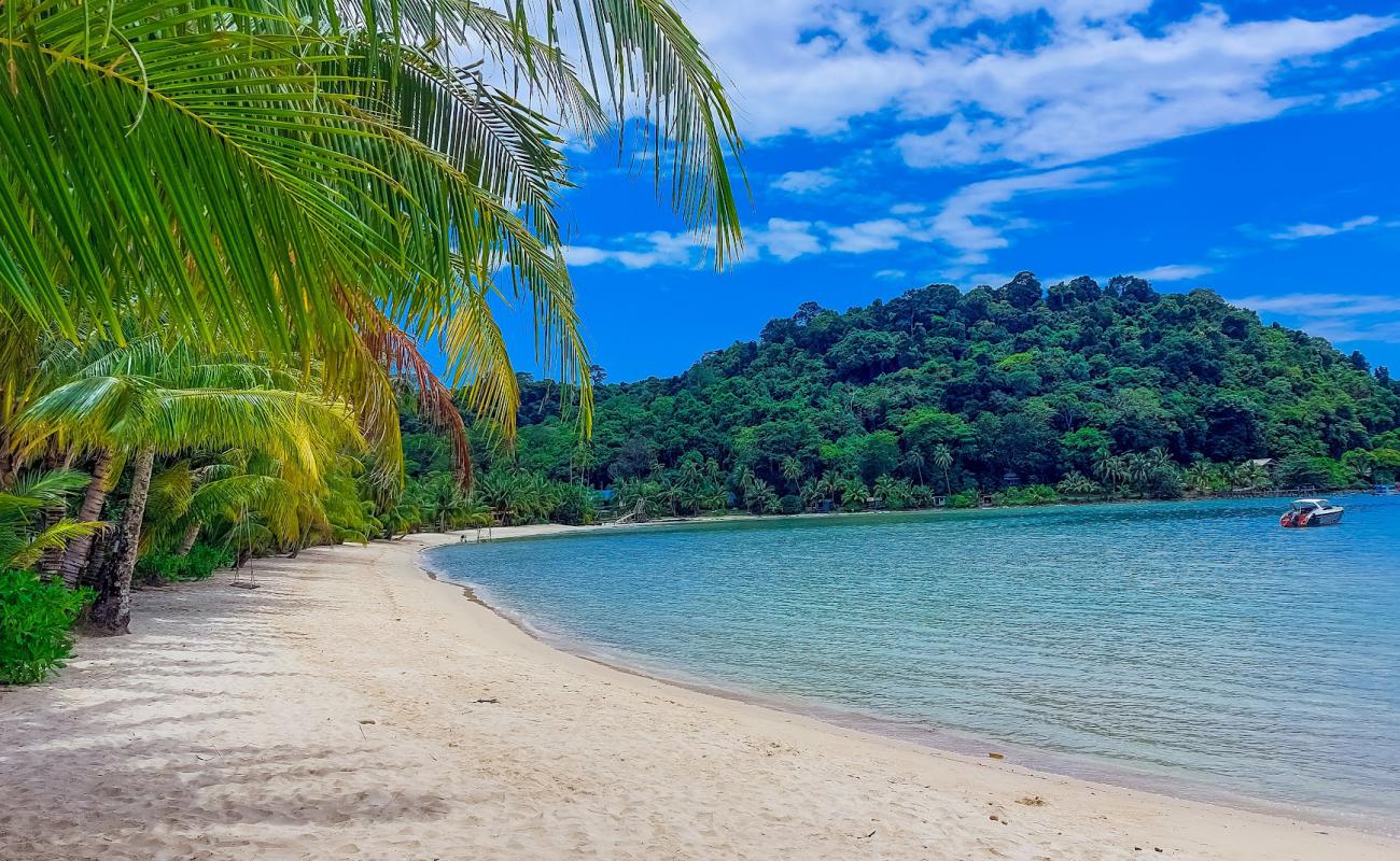 Bang Bao Beach'in fotoğrafı parlak ince kum yüzey ile