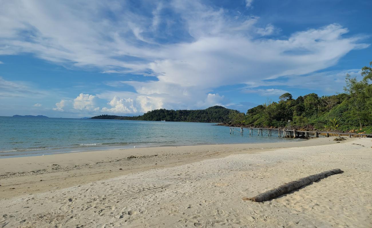 Koh Kood Beach'in fotoğrafı beyaz ince kum yüzey ile