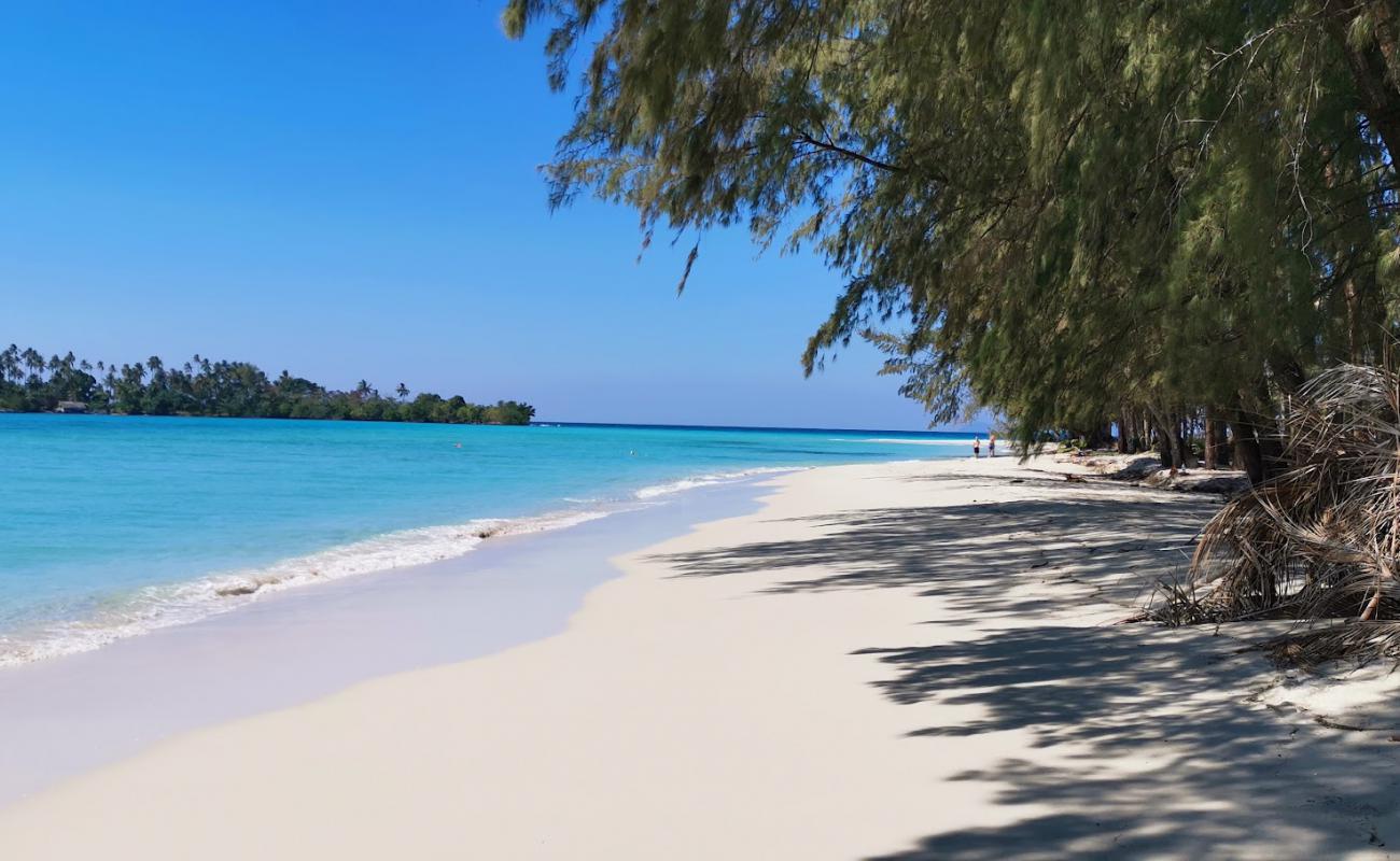 Klong Han Beach'in fotoğrafı beyaz ince kum yüzey ile