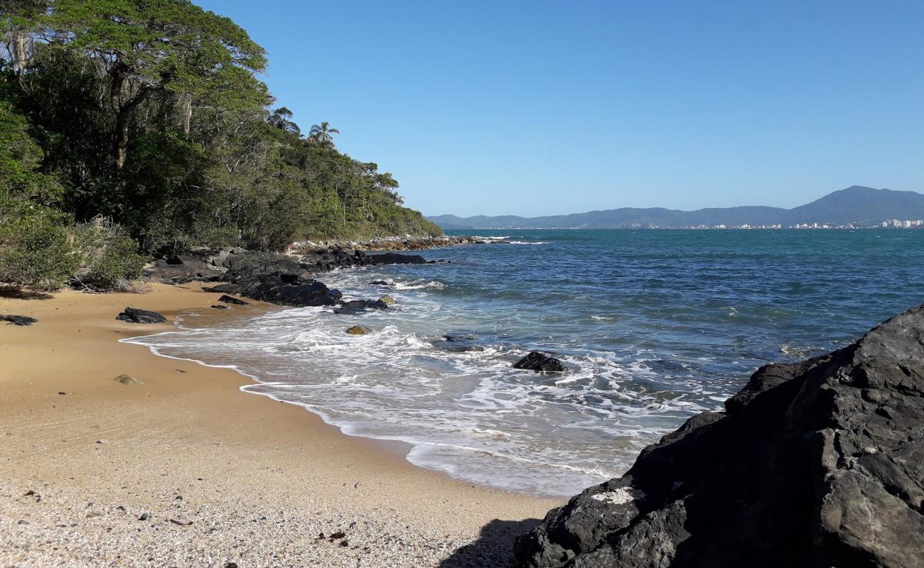 Beach Costao - Cabeco'in fotoğrafı kayalık arazi yüzey ile