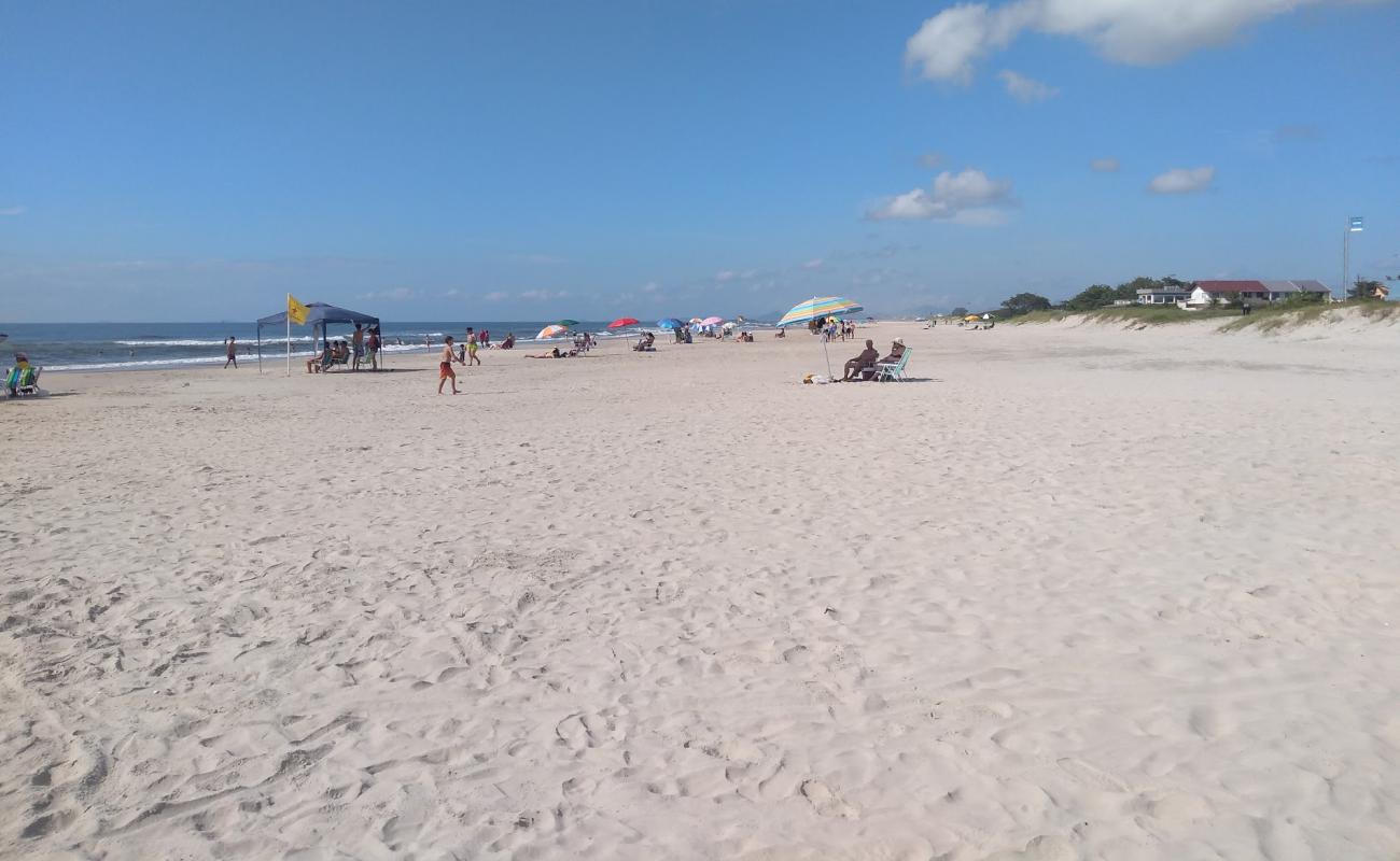 Praia de Nereidas'in fotoğrafı i̇nce bej kum yüzey ile